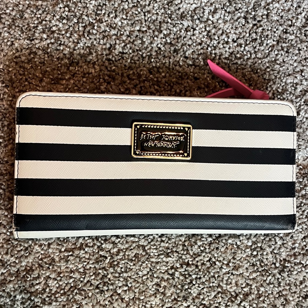 Betsy Johnson wallet